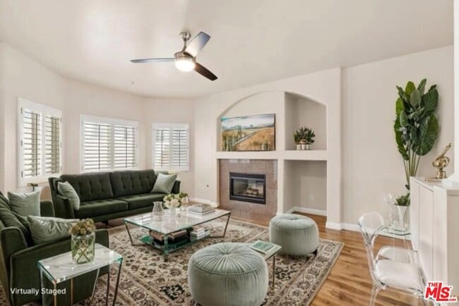 Foto del edificio - 15804 Crest Ln