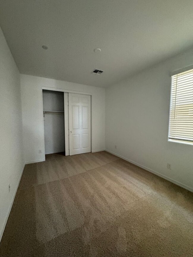 Building Photo - BRAND NEW 4 BEDROOM IN NORTHPOINTE