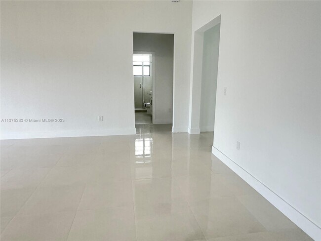 Building Photo - 14580 SW 22nd St