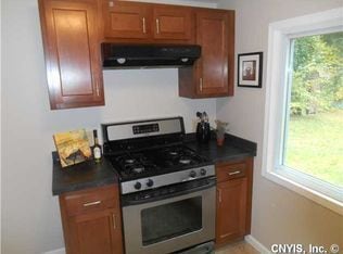 Building Photo - Comfortable Cape North Syracuse 3 bed/1 Bath