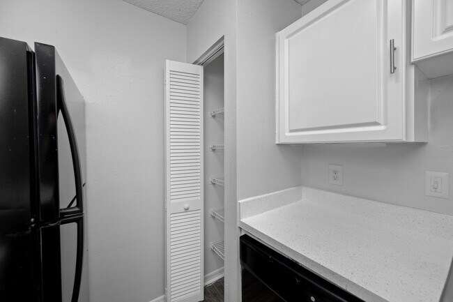 Building Photo - 10709 Yorkshire Ct