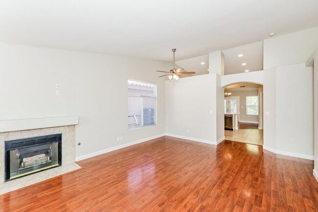 Foto del edificio - 5208 Still Breeze Ave