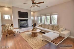 Building Photo - 451 S Rockcreek Dr