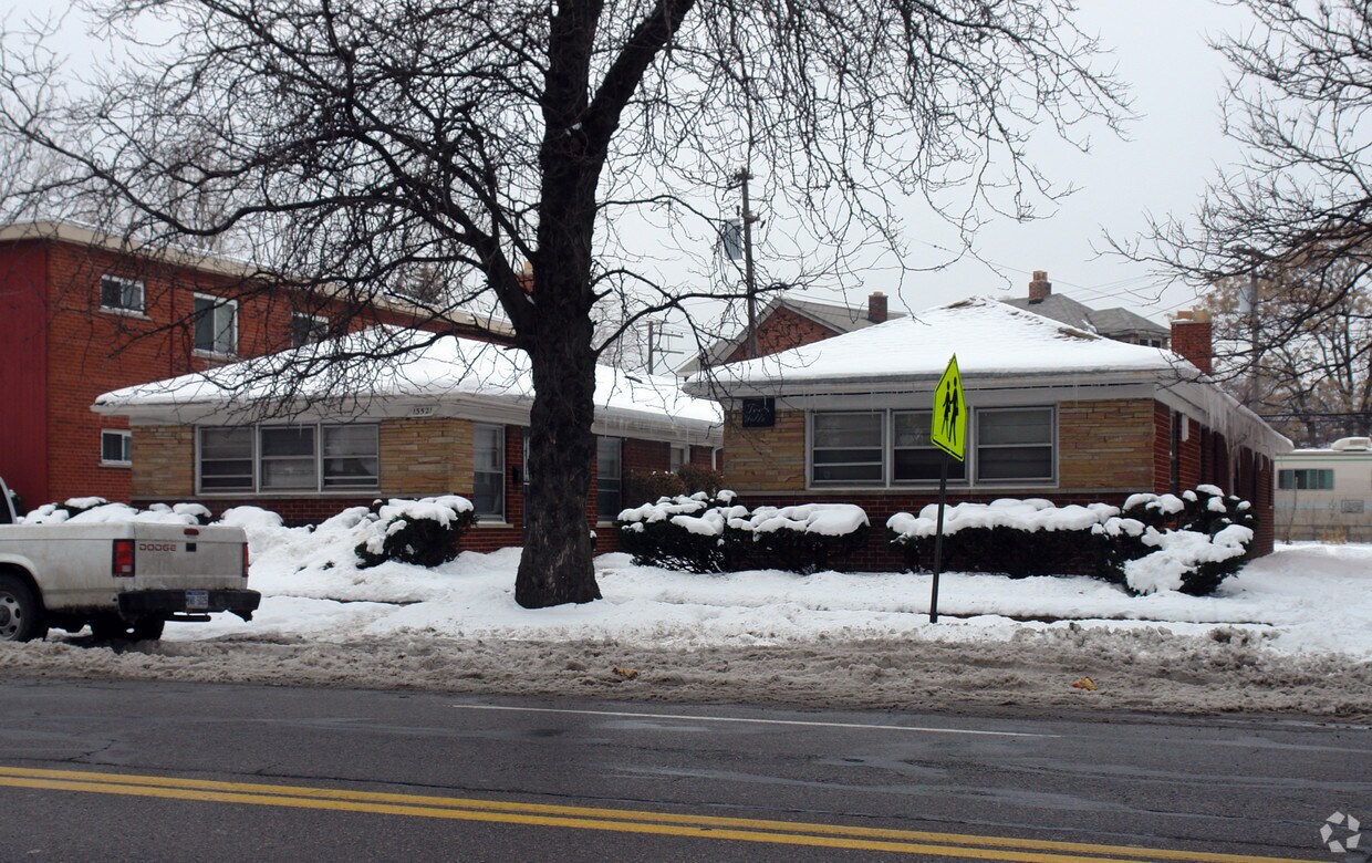 Building Photo - 13521 E Mcnichols Rd
