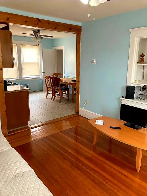 Foto del edificio - 44 Woodbine St