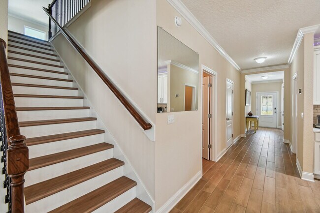 Foto del edificio - 629 Melrose Abbey Ln
