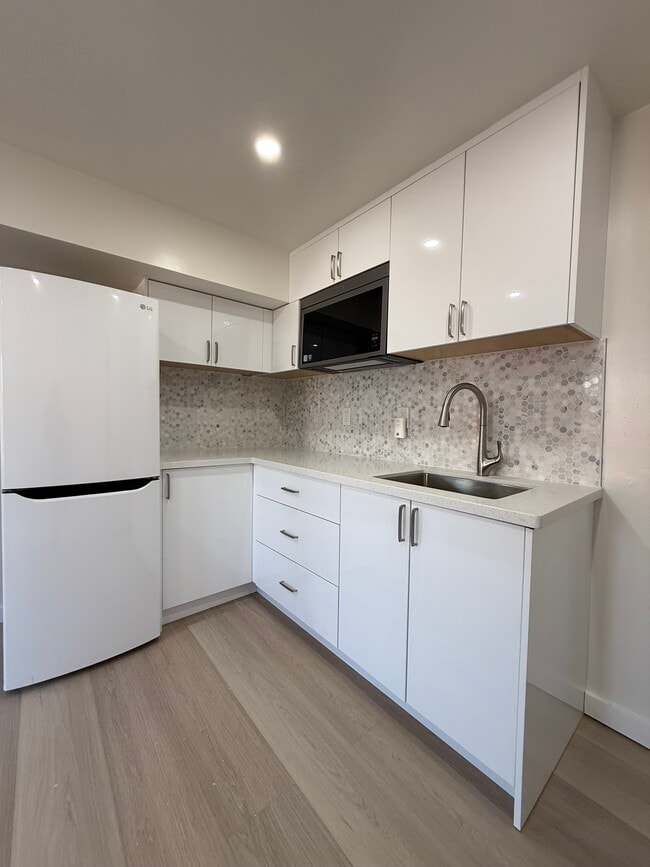 Building Photo - 4636 Cabrillo St
