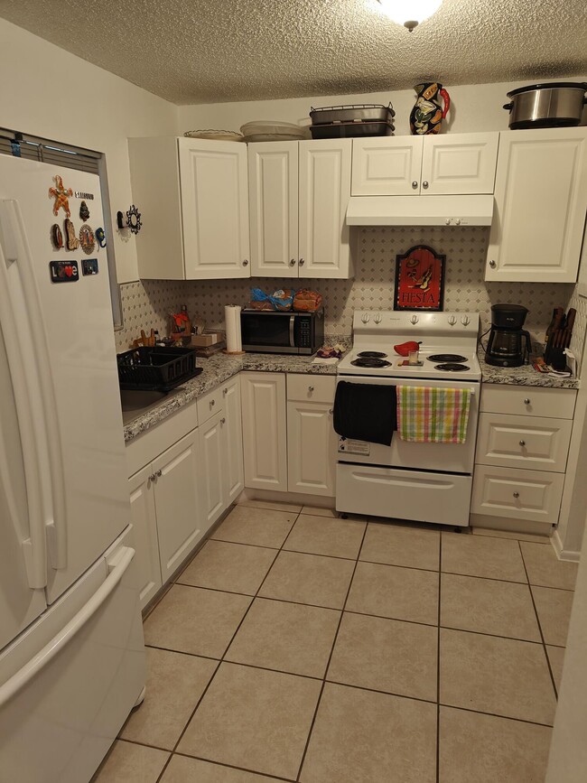 Building Photo - 410 Fernandina St NW