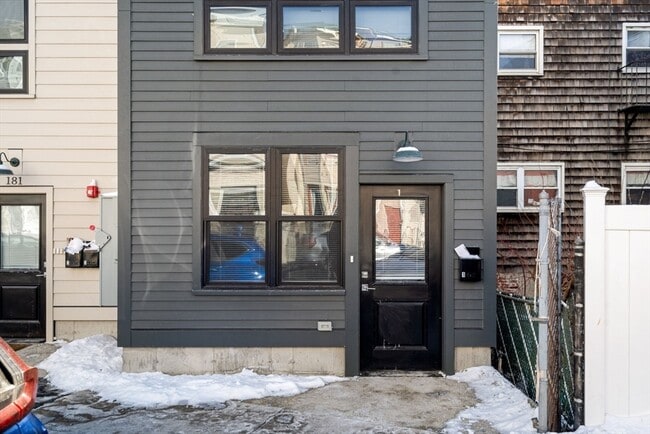 Foto del edificio - 181 Bennington St