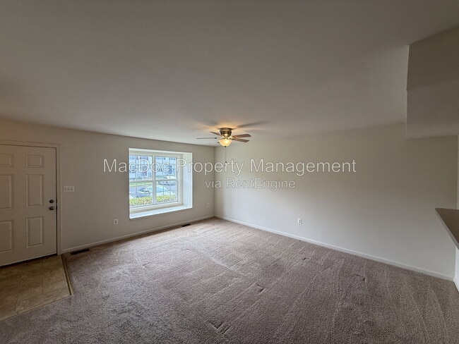 Building Photo - 219 Merrill Ct