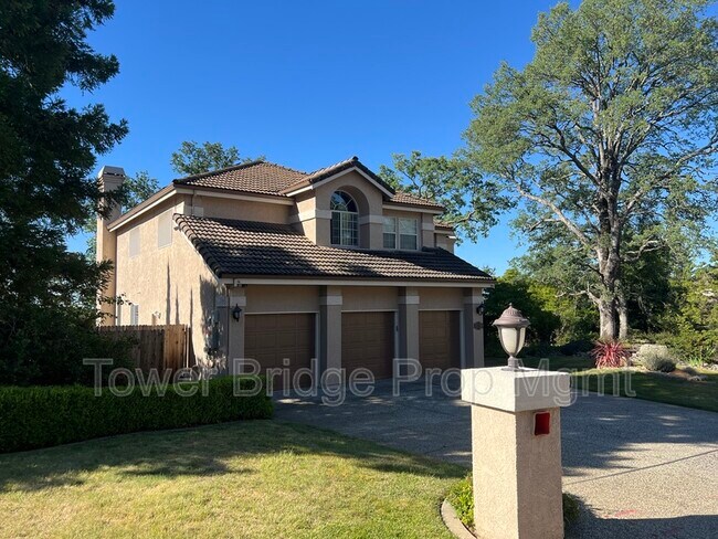 Foto del edificio - 3640 Roble Ct