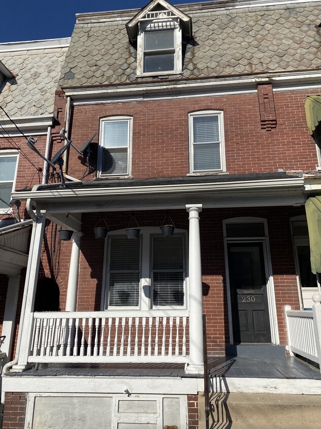 Primary Photo - 230 Juniata St