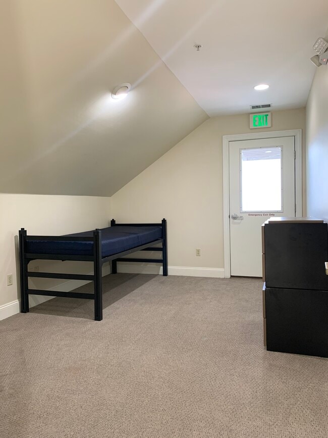 Building Photo - 1327 Geddes Ave