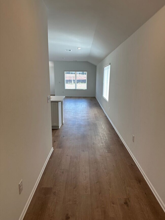 Building Photo - MOVE-IN SPECIAL — $500 OFF + NO HIDDEN FEES! New 3-Bedroom | 2-Bath Home in Purcell