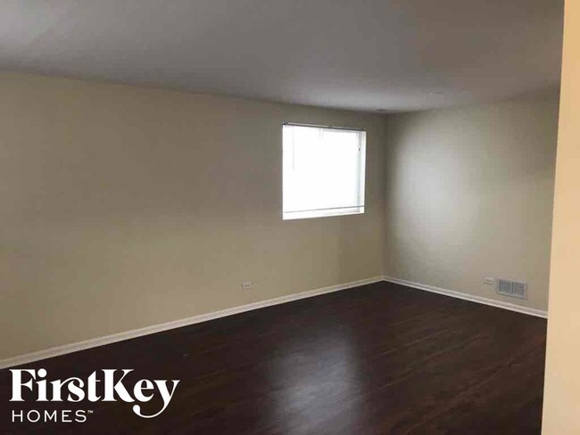 Foto del edificio - 1705 Maple Park Ln