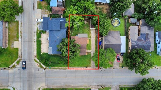 Building Photo - 608 Thomas Ave