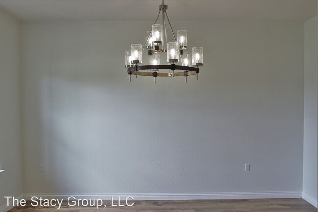 Building Photo - 434 Davis Mountain Cir