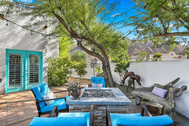 Building Photo - 53980 Avenida Mendoza