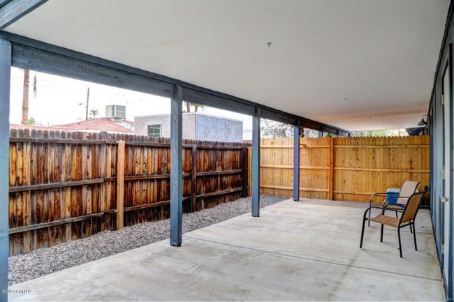 Fenced Patio - 822 E Montecito Ave