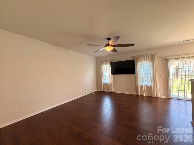 Foto del edificio - 9330 Grand Valley Dr