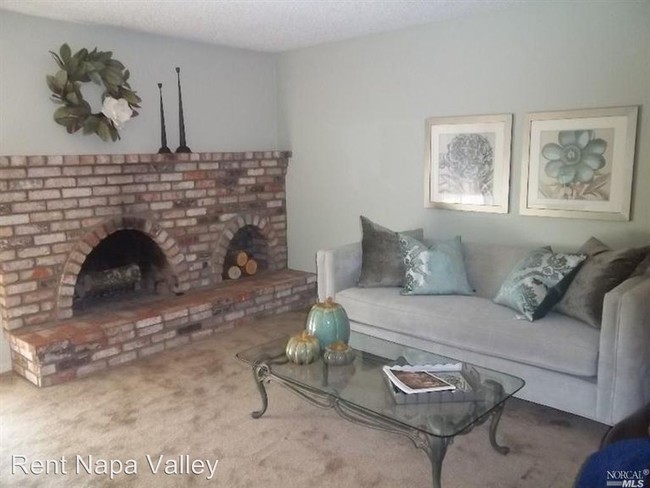 Building Photo - 108 Vineyard Cir