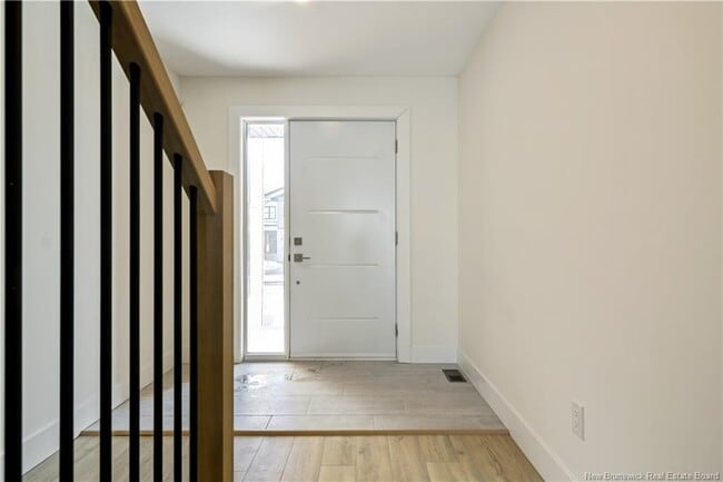 Entrée - 204 Dickey Boul