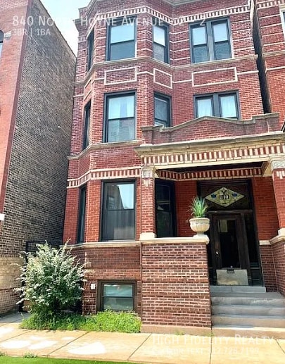 Photo - 840 N Hoyne Ave Apartment