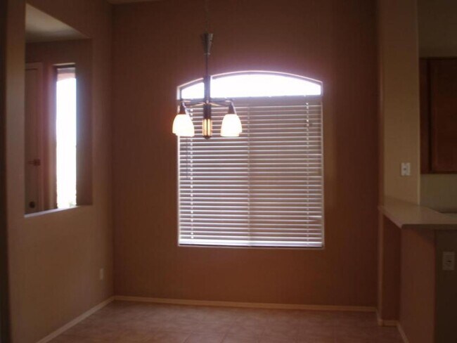 Foto del edificio - 2 BEDROOM 2.5 BATH TOWNHOME IN CHANDLER WI...