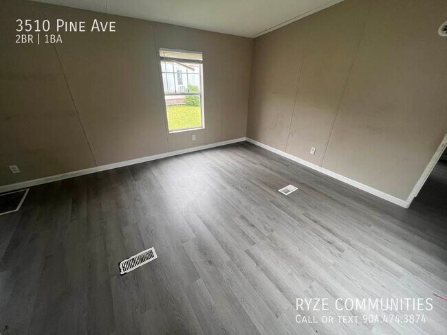 Building Photo - 3510 Pine Ave