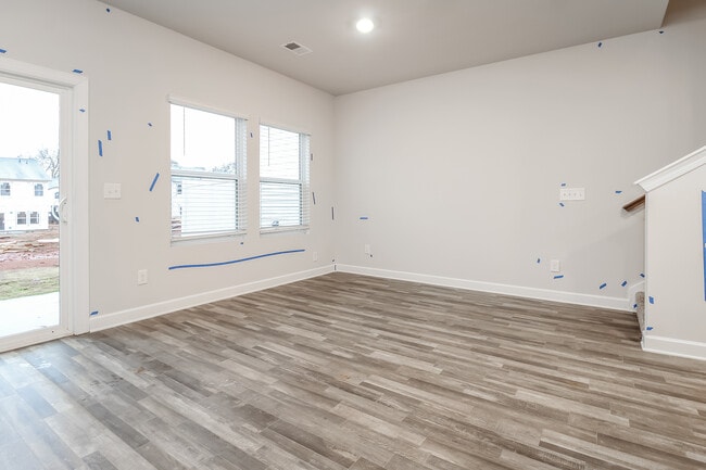 Building Photo - 131 Telford Dr