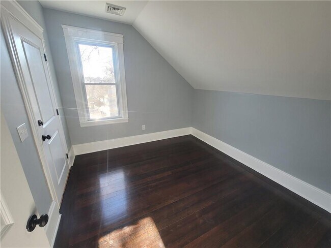 Building Photo - 62 Longmont St