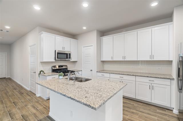 Building Photo - 429 Wydown Dr