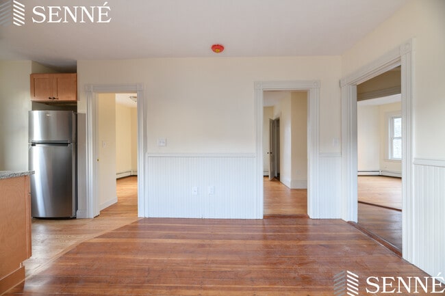 Building Photo - 146 Webster Ave