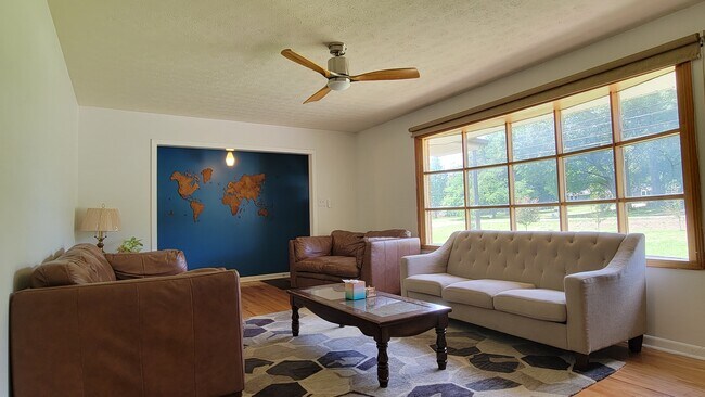 Foto del edificio - 4904 Holmes Ave NW