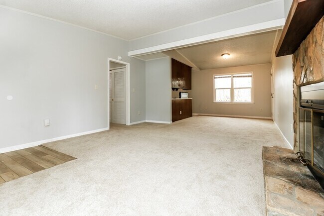 Foto del edificio - 112 Sawmill Drive