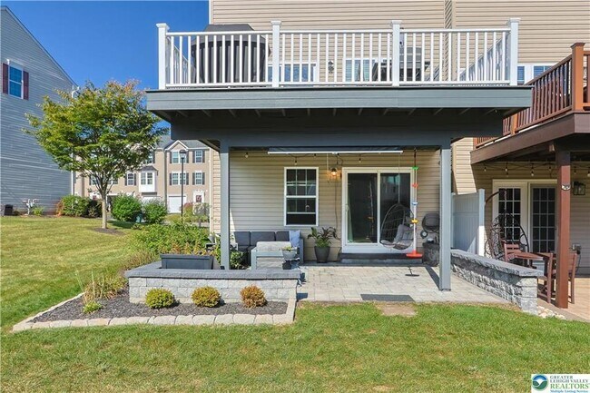 Building Photo - 9 Red Rose Ln