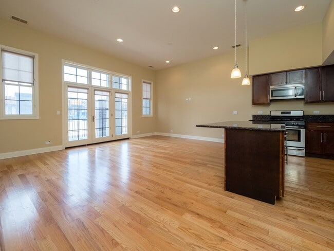 Foto del edificio - 7453 N Western Ave