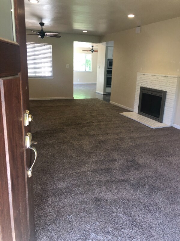 Building Photo - 3413 Club Ln