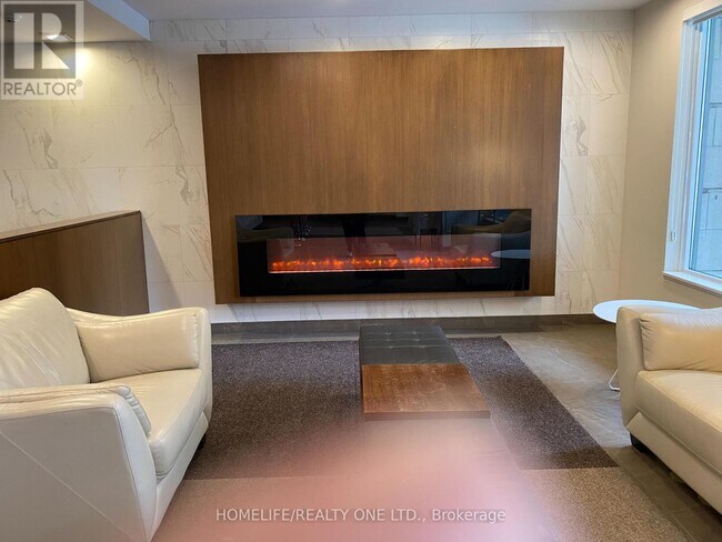 Photo du bâtiment - B-8228-8228 Birchmount Rd