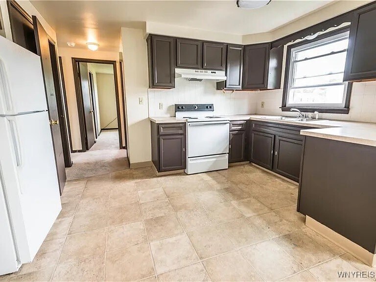 Building Photo - 335 Sundridge Dr