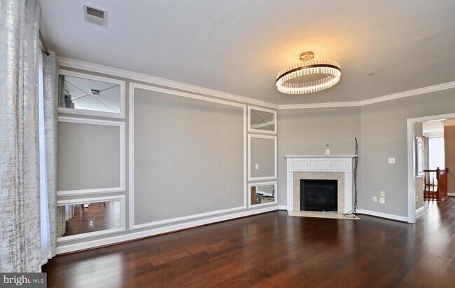 Foto del edificio - 5611 Harrington Falls Ln