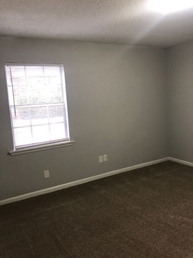 Foto del edificio - 113/115 Rainbow Court