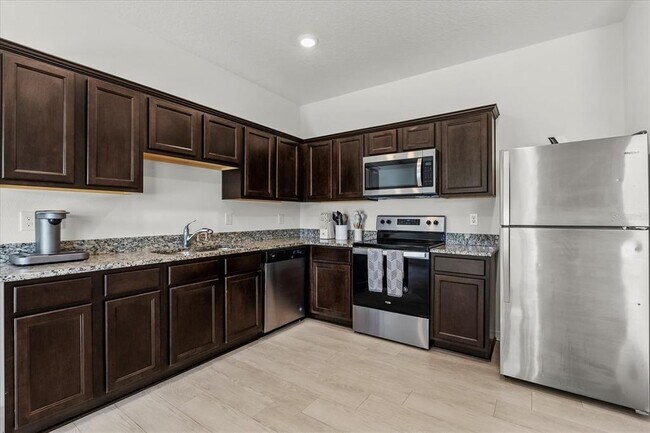 Building Photo - 827 Grandin St