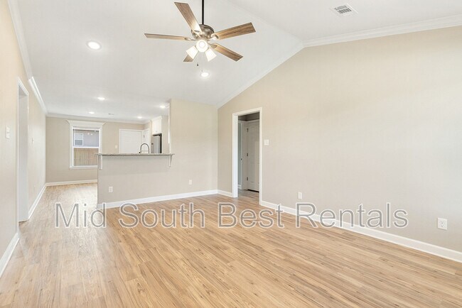 Foto del edificio - 833 Pine Tree Rd