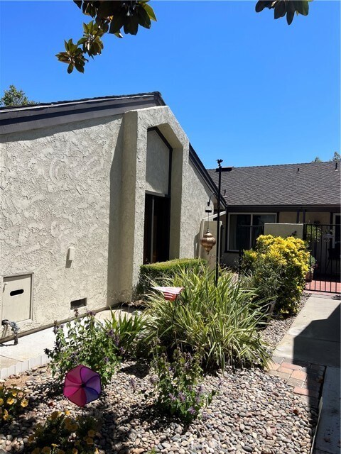 Building Photo - 17523 Cerro Vista Dr