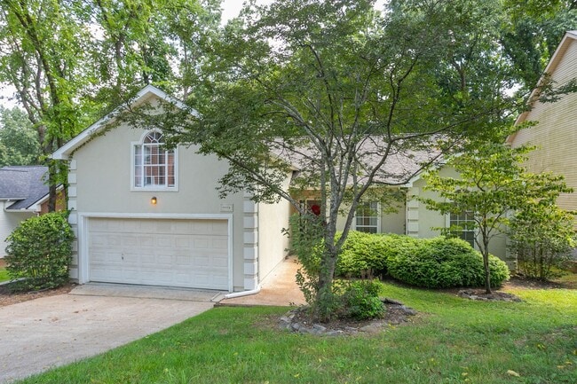 Building Photo - 1004 Elmshade Ln