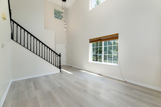 Foto del edificio - 311 Abington Woods Dr
