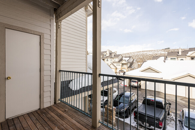 Cool Northern exposure - 900 Bitner Rd