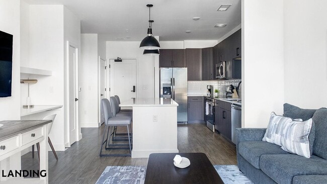 Foto del edificio - 1007 S Mint St