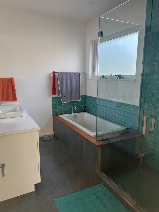 Photo du bâtiment - 1303-1315 15 St E